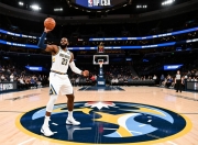 湖人大胜掘金戴维斯27分成全队最佳