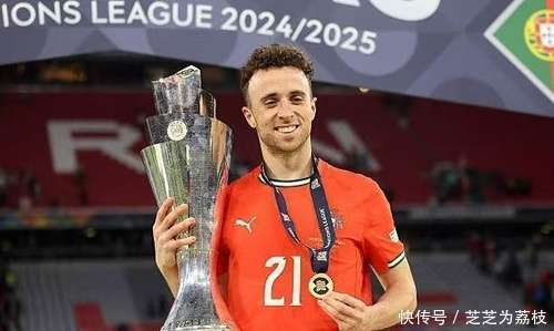 关于催泪！若塔葬礼举行，妻子趴棺木痛哭，葡萄牙队友为他抬棺！FIFA总部已降半旗志哀的信息